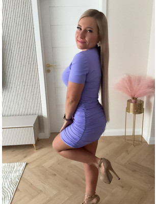 MODELUJĄCA SUKIENKA Z MARSZCZENIAMI LYCRA LILA
